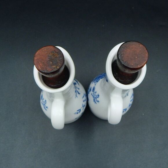Royal Worcester Rhapsody Oil Vinegar Cruet Set Stoppers 7 In England White Blue - Picture 5 of 8